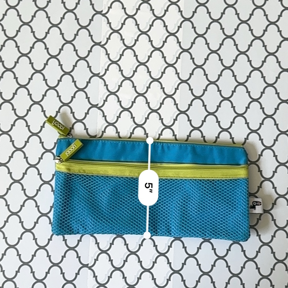 Blue and Green Mesh Pouch - Picture 2 of 3